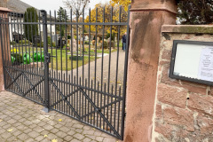 Das neue Friedhofstor